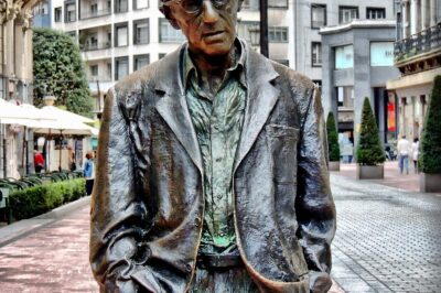 Fałszywy mesjasz. Dodatek o Darwinie i teizmie