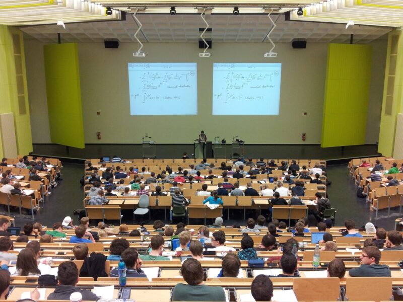 Kształtowanie kontra ulepszanie – nietranshumanistyczna wizja sztucznej inteligencji w edukacji. Część 1<span class="wtr-time-wrap after-title">Czas czytania: <span class="wtr-time-number">14</span> min </span>